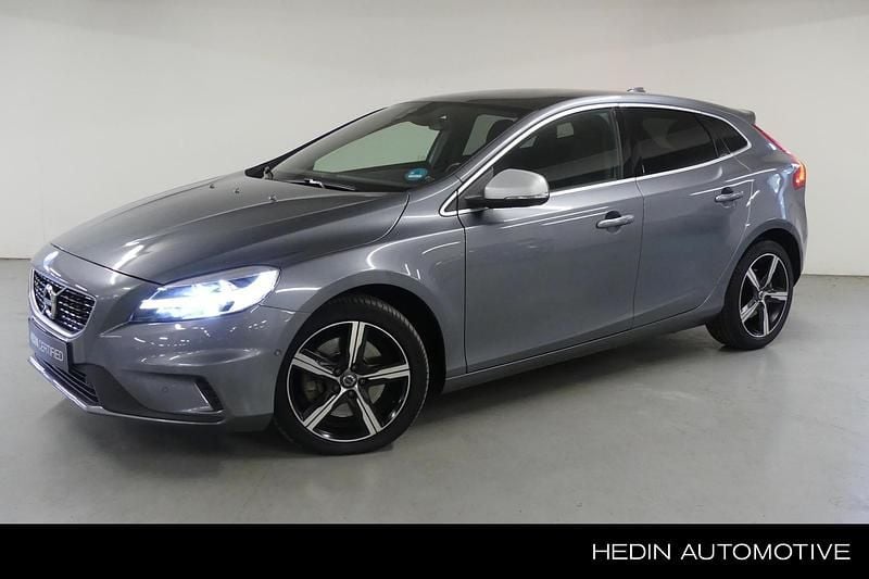 Grijs Gebruikt 2019 Volvo V40 R-Design Stationwagen | € 20.950 (Eerlijke prijs) - Afbeelding 1/4