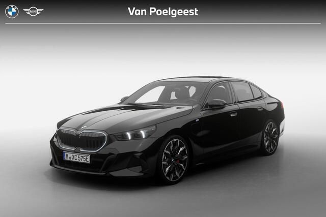 Zwart Nieuw 2025 BMW 530e M Sport Sedan | € 90.931 (Duur) - Afbeelding 1/4