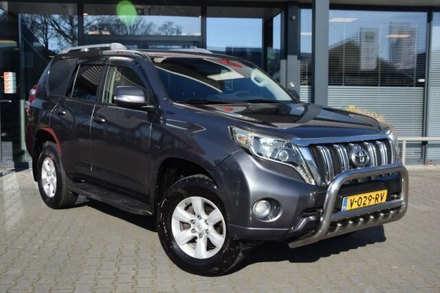Grijs Gebruikt 2017 Toyota Land Cruiser SUV | € 21.995 - Afbeelding 1/4