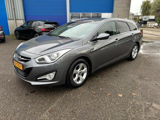 Grijs Gebruikt 2012 Hyundai i40 Edition Stationwagen | € 5.950 (Eerlijke prijs) - Afbeelding 1/4
