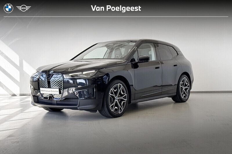 Zwart Gebruikt 2021 BMW iX Executive SUV | € 46.895 (Eerlijke prijs) - Afbeelding 1/4