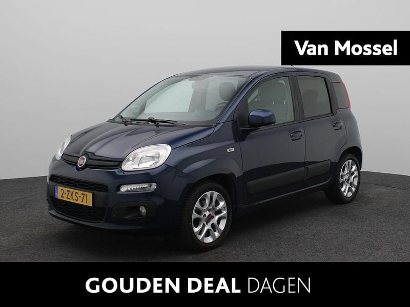 Blauw Gebruikt 2015 Fiat Panda Lounge Hatchback | € 6.840 (Eerlijke prijs) - Afbeelding 1/4
