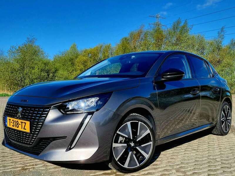 Grijs Gebruikt 2022 Peugeot 208 Allure Hatchback | € 17.999 (Goede deal) - Afbeelding 1/4