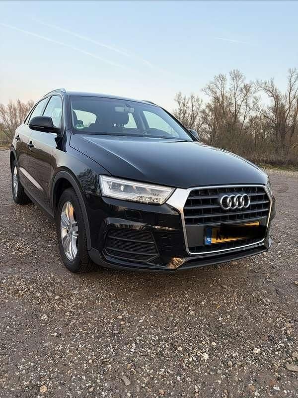 Zwart Occasion 2016 Audi Q3 SUV | € 15.500 (Goede deal) - Afbeelding 1/4