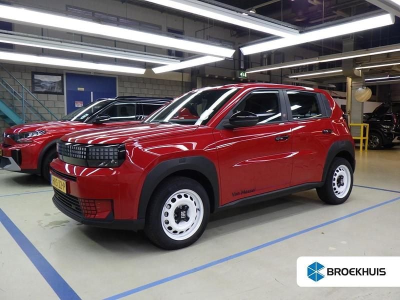 Rood Nieuw 2025 Fiat Grande Panda Red Hatchback | € 22.395 (Super prijs) - Afbeelding 1/4