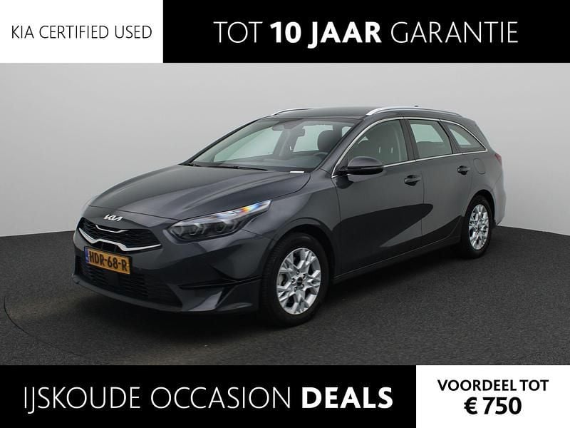 Grijs Gebruikt 2025 Kia Ceed Hatchback | € 27.940 (Eerlijke prijs) - Afbeelding 1/4