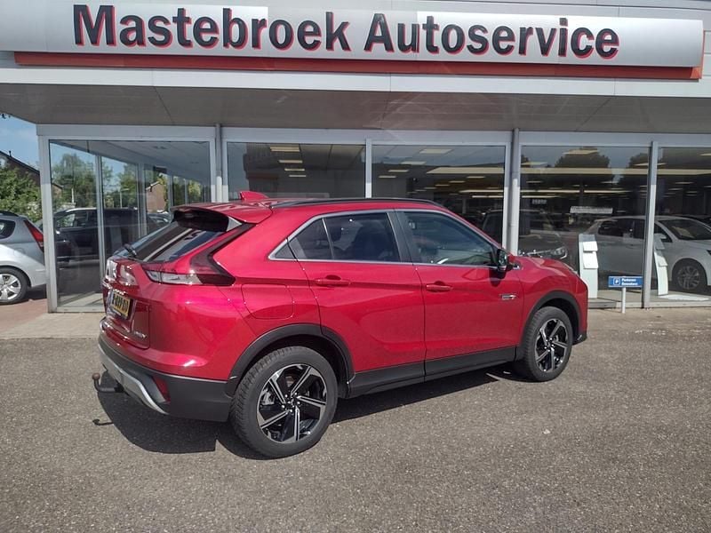 Occasion Mitsubishi Eclipse Cross Intense+ 177 PK (130 kW) 2022 Rood SUV