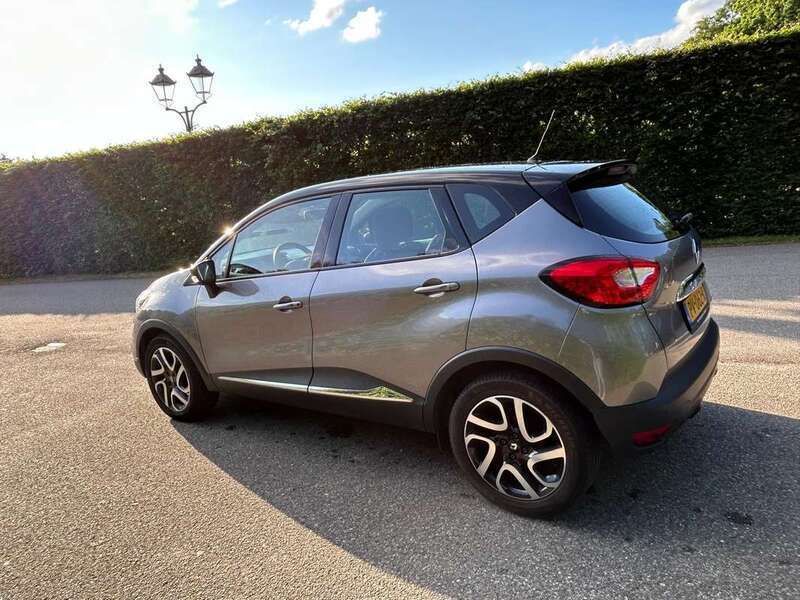 Grijs Gebruikt 2013 Renault Captur Dynamique SUV | € 8.500 (Eerlijke prijs) - Afbeelding 1/4