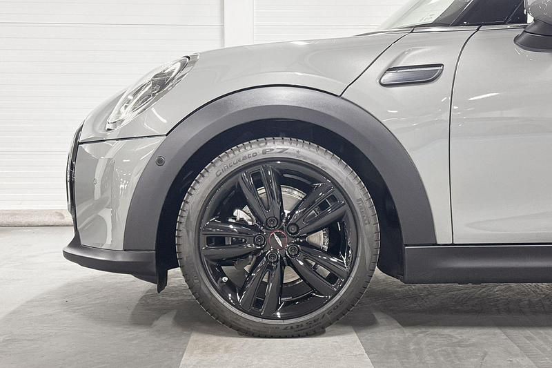 Occasion Mini ONE Business 102 PK (75 kW) 2022 Grijs Hatchback