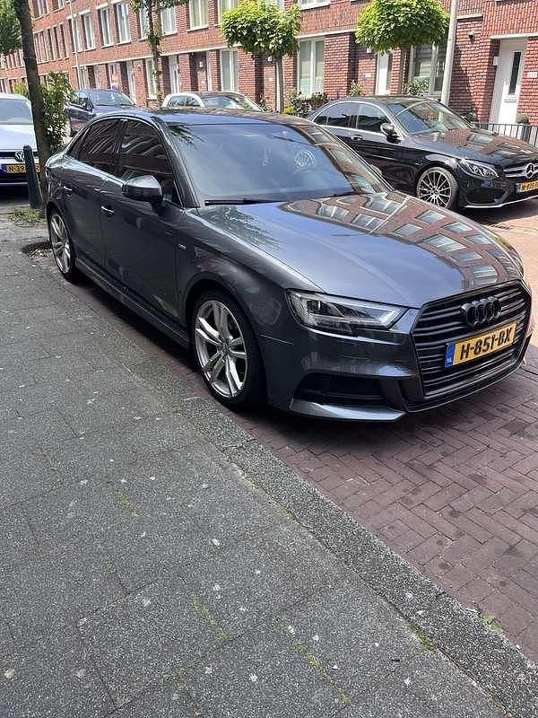 Grijs Gebruikt 2020 Audi A3 Sedan | € 23.500 (Eerlijke prijs) - Afbeelding 1/4