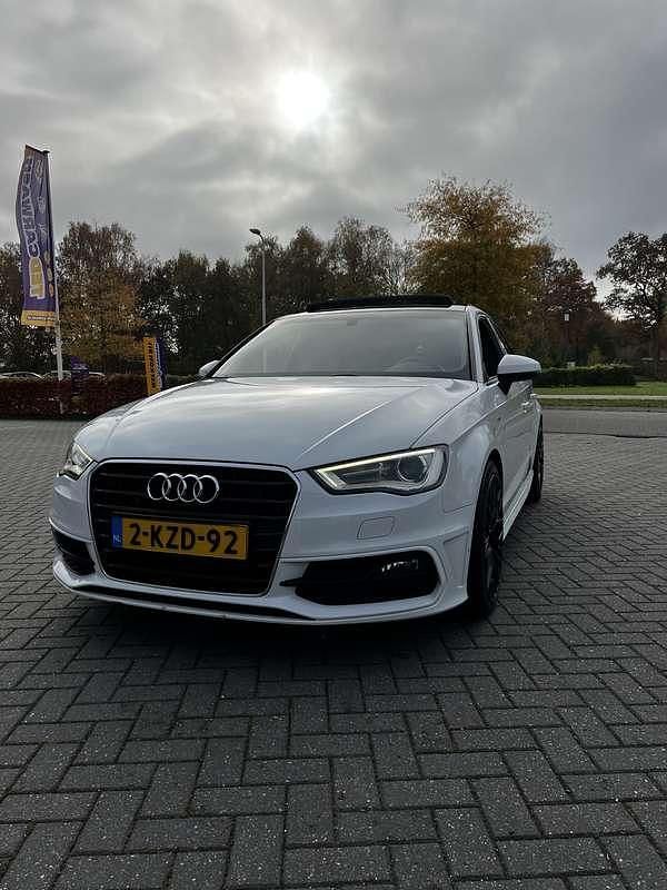 Occasion Audi A3 Sportback 105 PK (77 kW) 2013 Wit Hatchback