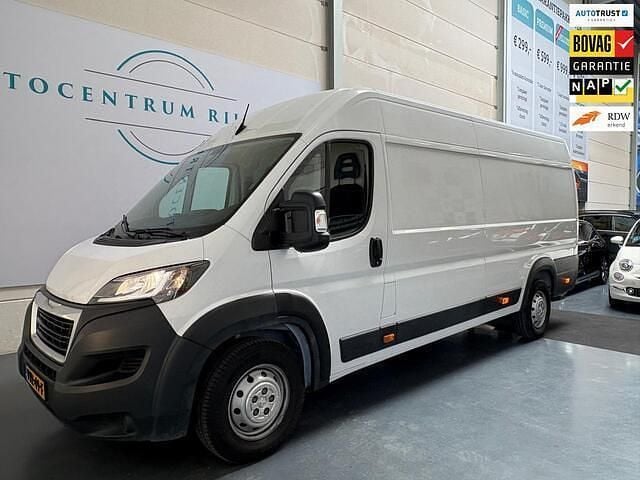 Wit Gebruikt 2022 Peugeot Boxer Premium Van | € 20.999 (Eerlijke prijs) - Afbeelding 1/3