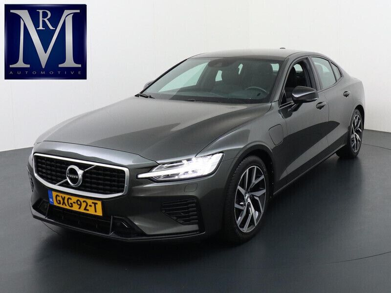 Grijs Gebruikt 2020 Volvo S60 R-Design Sedan | € 31.899 (Eerlijke prijs) - Afbeelding 1/4