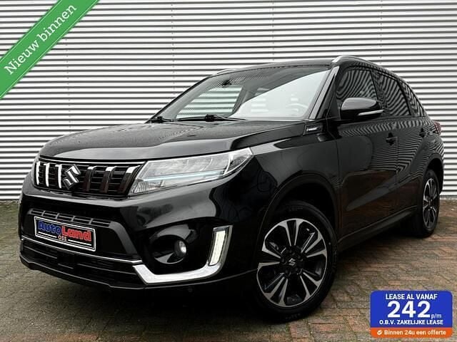 Zwart Gebruikt 2020 Suzuki Vitara SUV | € 14.950 (Goede deal) - Afbeelding 1/4