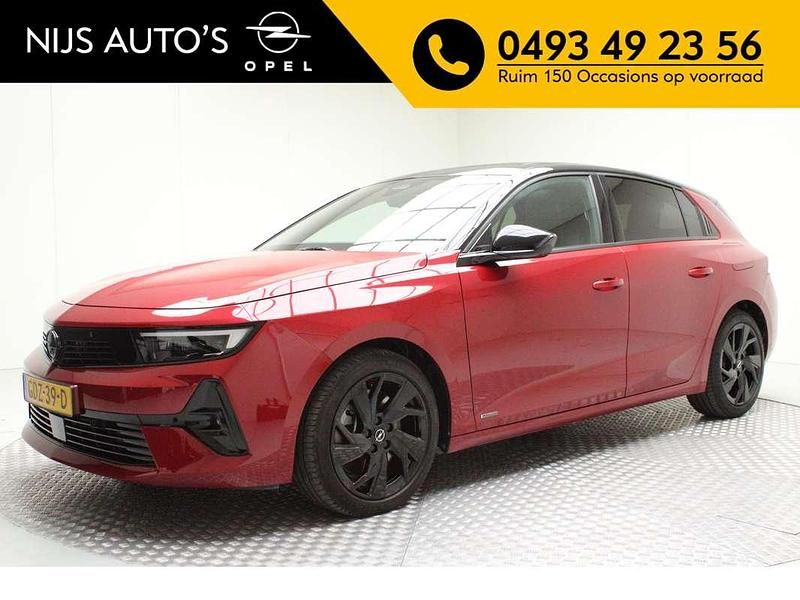 Rood Gebruikt 2024 Opel Astra Ultimate Hatchback | € 31.900 (Goede deal) - Afbeelding 1/4