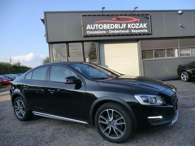 Zwart, metallic lak Gebruikt 2015 Volvo S60 Summum Sedan | € 12.950 - Afbeelding 1/4