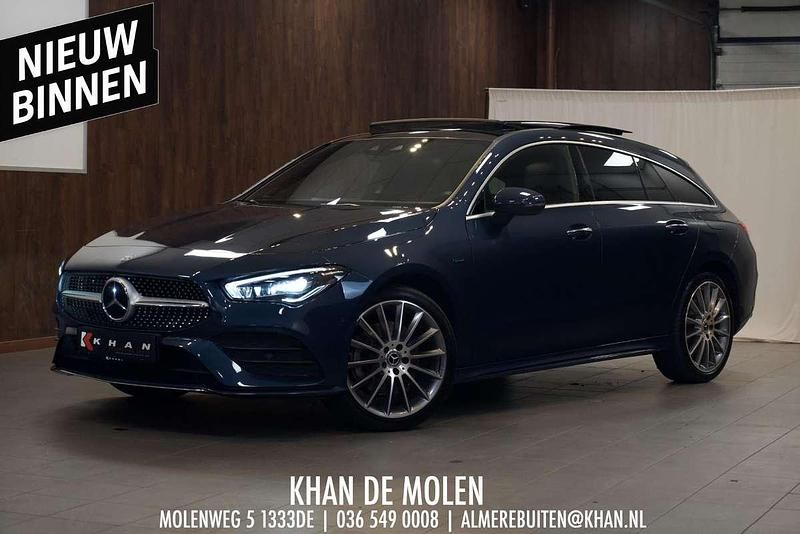 Blauw Gebruikt 2020 Mercedes E250 AMG line Stationwagen | € 29.650 (Iets duurder) - Afbeelding 1/4