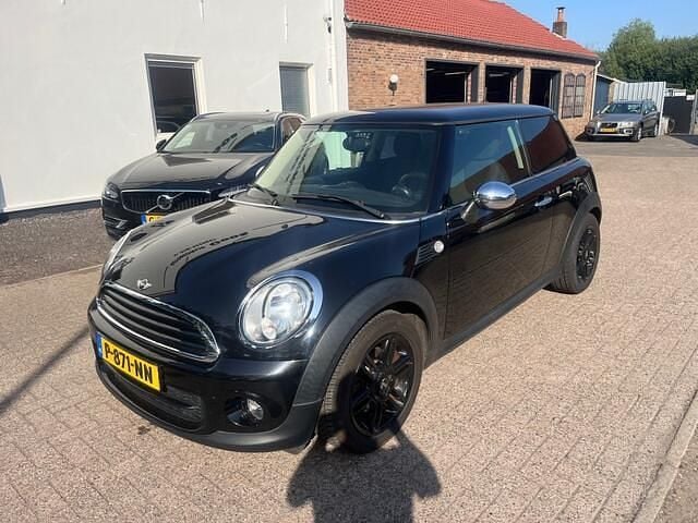 Zwart Gebruikt 2013 Mini ONE Pepper Hatchback | € 6.995 (Eerlijke prijs) - Afbeelding 1/4