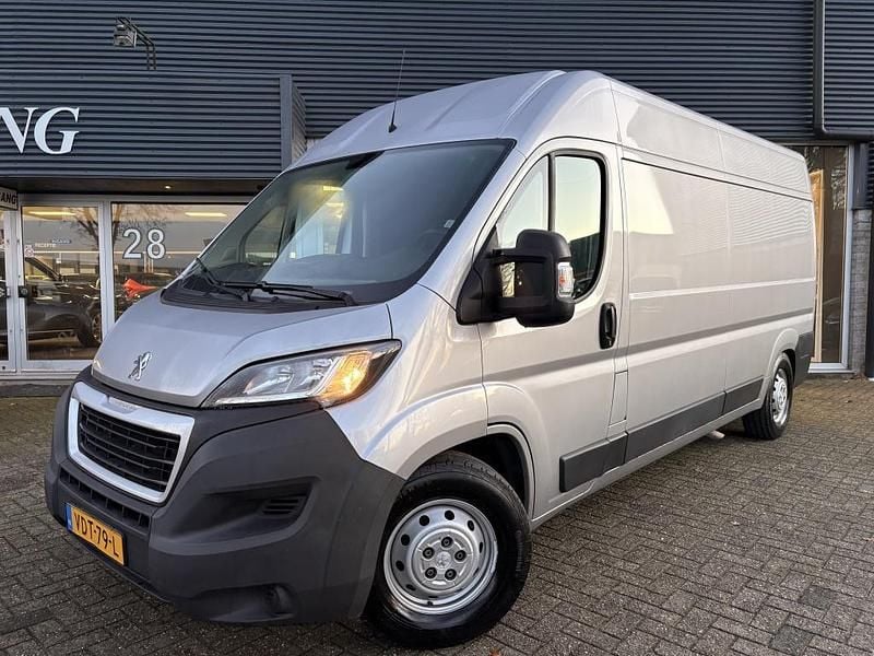 Grijs Occasion 2020 Peugeot Boxer Van | € 14.850 (Goede deal) - Afbeelding 1/4