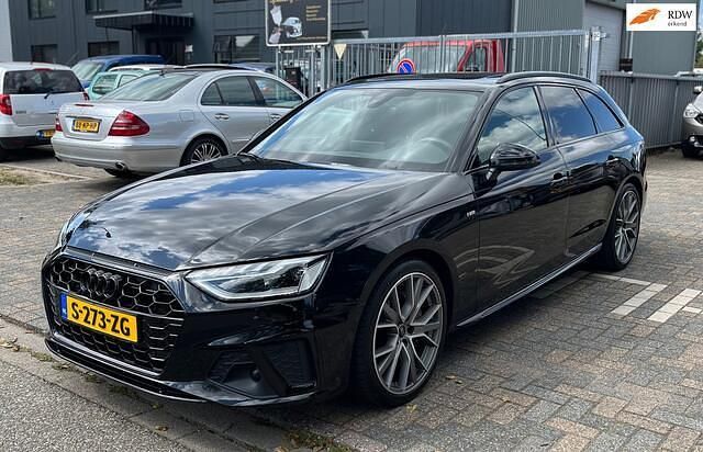 Zwart Gebruikt 2021 Audi A4 Sport Stationwagen | € 36.750 - Afbeelding 1/4