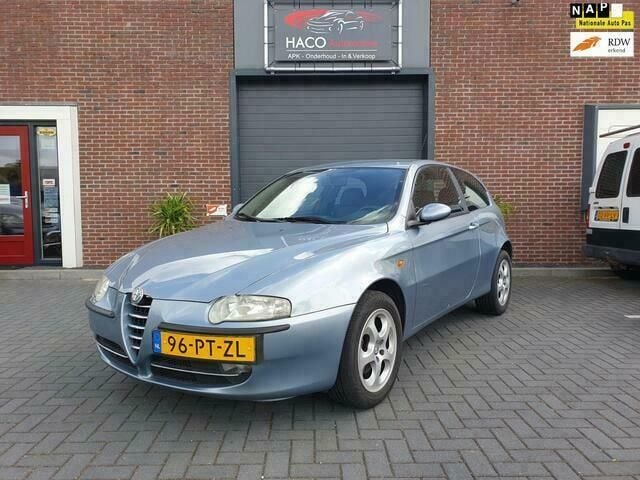 Blauw Gebruikt 2004 Alfa Romeo 147 Hatchback | € 1.395 (Eerlijke prijs) - Afbeelding 1/4