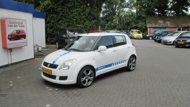 Wit Gebruikt 2008 Suzuki Swift Hatchback | € 2.995 (Goede deal) - Afbeelding 1/4