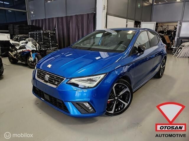 Blauw Gebruikt 2023 Seat Ibiza FR Hatchback | € 20.900 (Super prijs) - Afbeelding 1/4