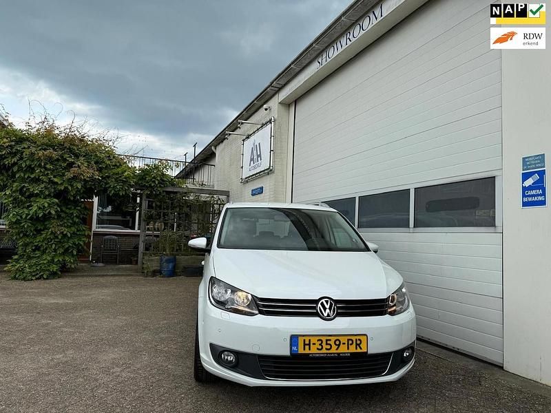 Wit Gebruikt 2015 VW Touran Highline MPV | € 14.999 (Goede deal) - Afbeelding 1/4