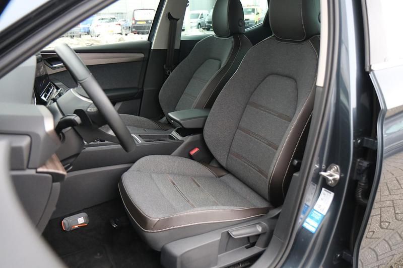 Occasion Seat Leon XCELLENCE 2025 Grijs Hatchback