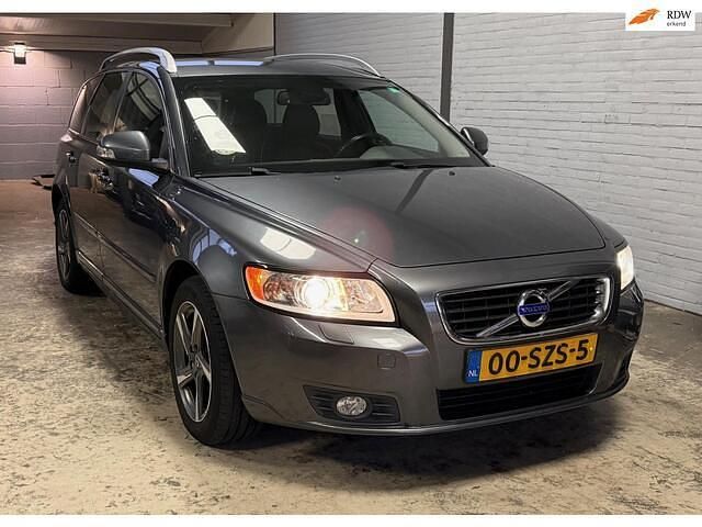 Grijs (metallic) Occasion 2012 Volvo V50 Stationwagen | € 7.295 (Eerlijke prijs) - Afbeelding 1/4
