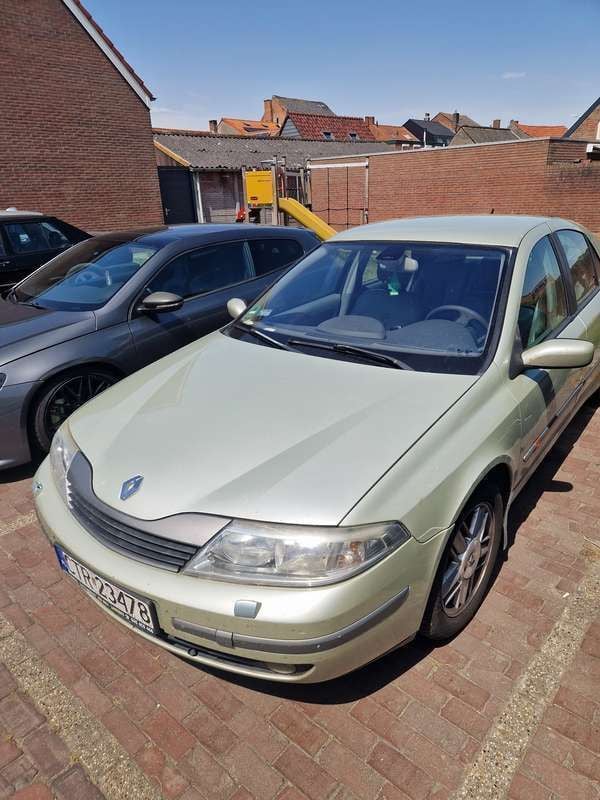 Gebruikt 2002 Renault Laguna II Initiale Sedan | € 700 (Eerlijke prijs) - Afbeelding 1/4