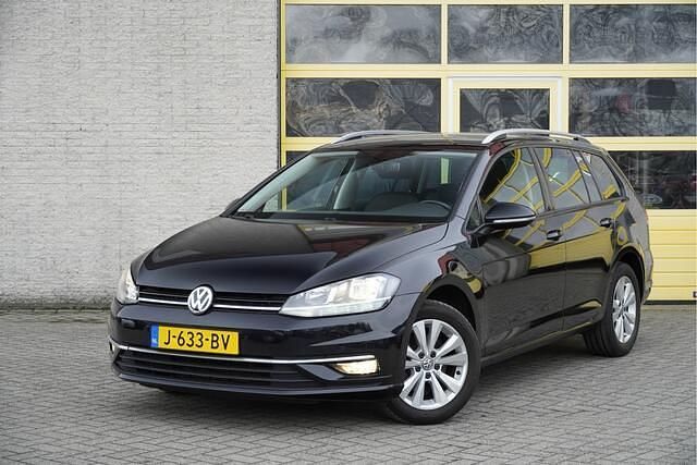 Zwart (metallic) Occasion 2020 VW Golf VII Highline Stationwagen | € 11.950 (Super prijs) - Afbeelding 1/4