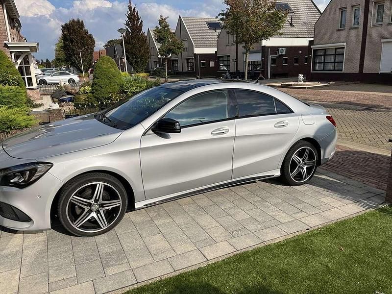 Gebruikt 2017 Mercedes CLA220 Urban Sedan | € 22.750 (Goede deal) - Afbeelding 1/4