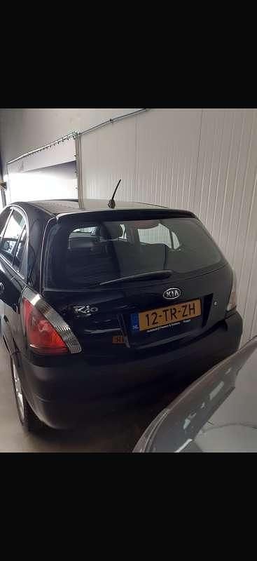 Occasion Kia Rio 97 PK (71 kW) 2007 Zwart Hatchback