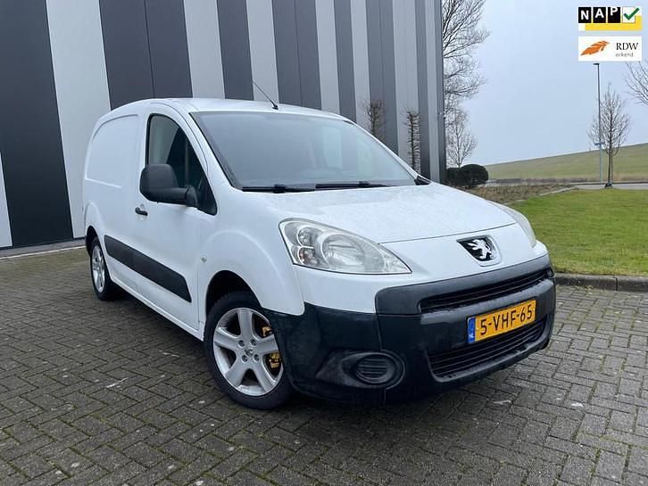 Wit Occasion 2010 Peugeot Partner | € 1.750 (Goede deal) - Afbeelding 1/4