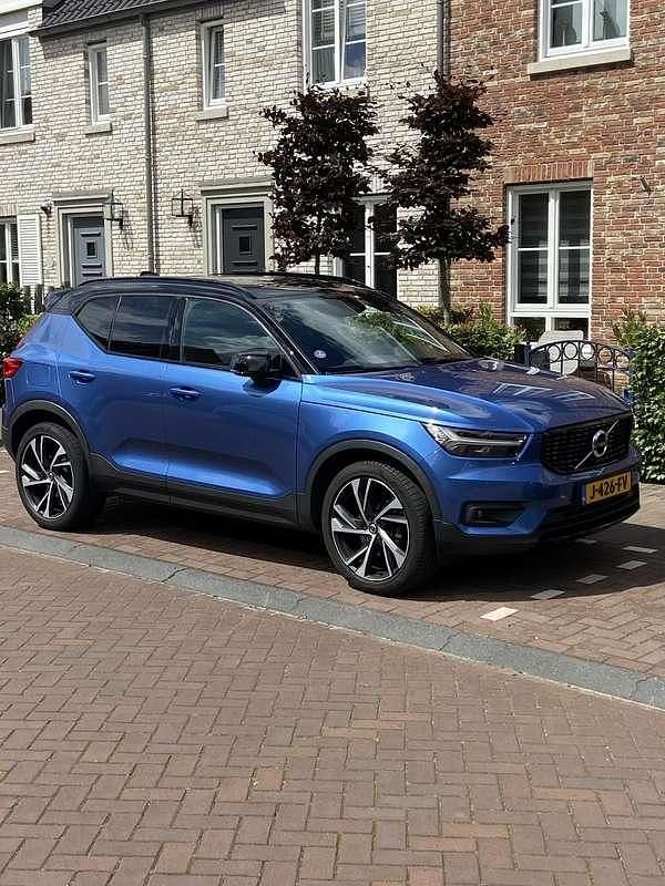 Blauw Gebruikt 2019 Volvo XC40 R-Design SUV | € 21.000 (Eerlijke prijs) - Afbeelding 1/4