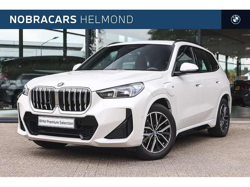 Wit, metallic lak Gebruikt 2024 BMW X1 M Sport SUV | € 53.950 - Afbeelding 1/4