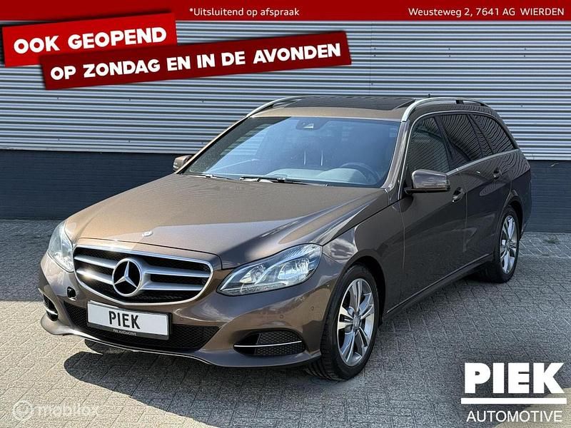 Bruin, metallic lak Gebruikt 2014 Mercedes E300 Avantgarde Stationwagen | € 11.499 - Afbeelding 1/3
