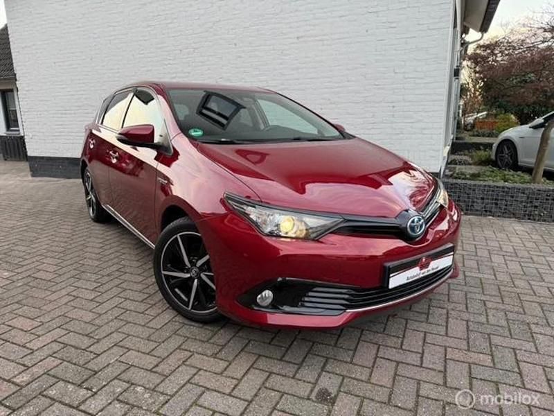 Rood Gebruikt 2018 Toyota Auris Hybrid Hatchback | € 15.950 (Eerlijke prijs) - Afbeelding 1/4