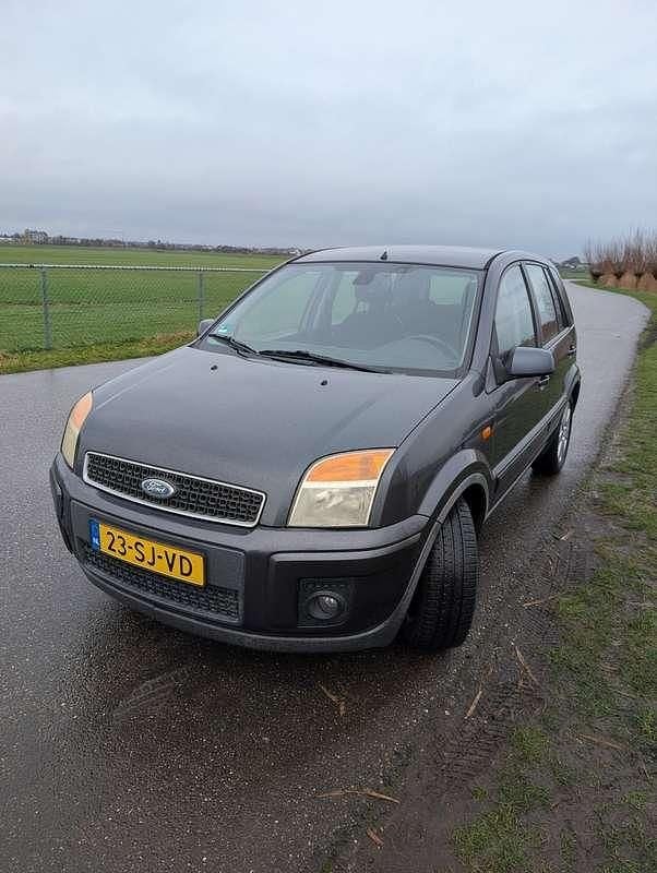 Occasion Ford Fusion Futura 101 PK (74 kW) 2006 Grijs MPV