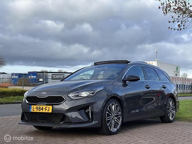 Grijs Gebruikt 2021 Kia Ceed Sportswagon GT-Line Stationwagen | € 24.450 (Eerlijke prijs) - Afbeelding 1/4