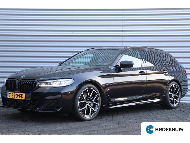 Zwart Occasion 2023 BMW 530 Executive Stationwagen | € 50.895 (Duur) - Afbeelding 1/4
