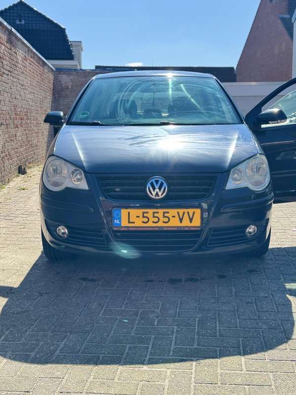 Zwart Gebruikt 2009 VW Polo Hatchback | € 1.650 (Super prijs) - Afbeelding 1/4