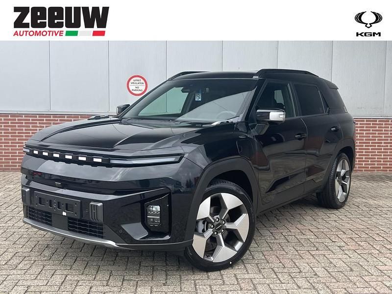 Zwart Nieuw 2025 Ssangyong (KGM) Torres EVX SUV | € 47.250 - Afbeelding 1/4