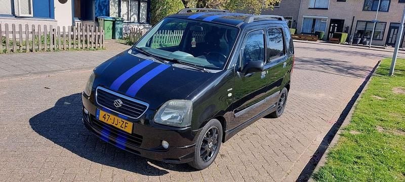 Zwart Gebruikt 2002 Suzuki Wagon R+ Stationwagen | € 1.450 (Eerlijke prijs) - Afbeelding 1/4