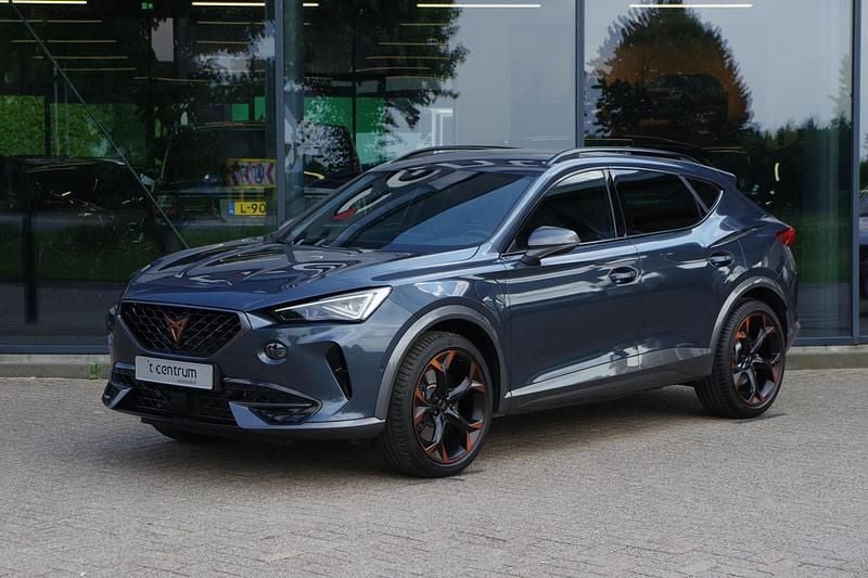Grijs Gebruikt 2024 Cupra Formentor VZ SUV | € 34.950 (Iets duurder) - Afbeelding 1/4