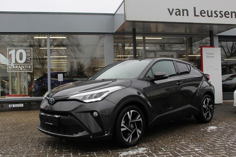 Grijs Occasion 2023 Toyota C-HR SUV | € 23.499 (Goede deal) - Afbeelding 1/1
