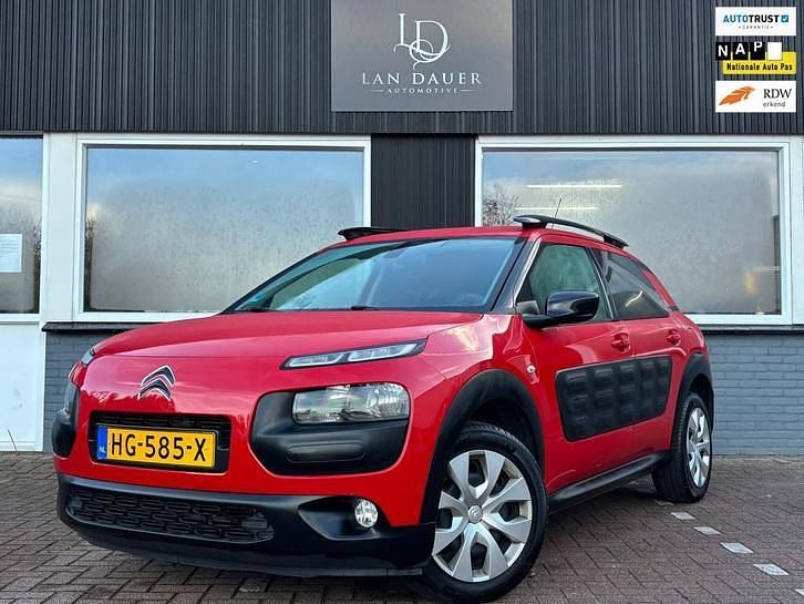 Rood Gebruikt 2015 Citroën C4 Cactus Feel Hatchback | € 7.950 (Eerlijke prijs) - Afbeelding 1/4