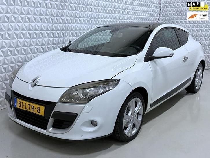 Gebruikt 2010 Renault Mégane III Dynamique Coupé | € 1.999 (Goede deal) - Afbeelding 1/4