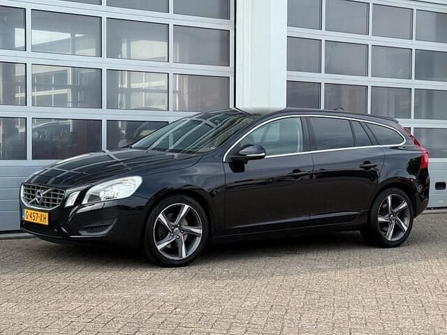 Zwart Gebruikt 2010 Volvo V60 Summum Stationwagen | € 7.875 (Goede deal) - Afbeelding 1/4